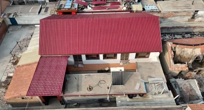 افریقی آب و ہوا کے لیے چھت سازی کا اعلیٰ مواد: گرمی، بارش اور ساحلی حالات کے ...